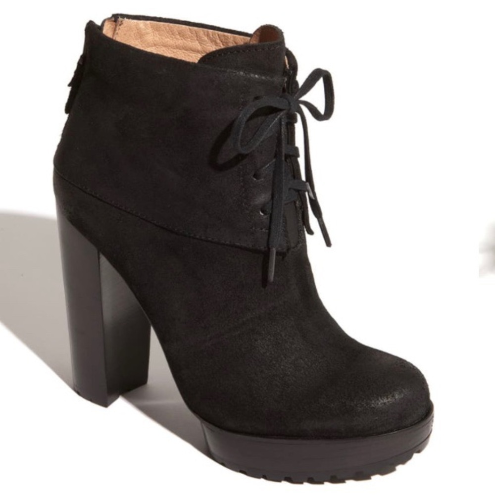 Modern Vintage Black Leather Distressed Lace Up Platform Tread Boot 38 8